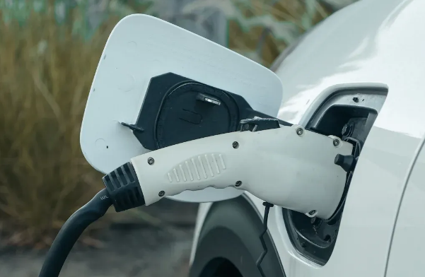 Mất bao lâu để tính phí một Tesla?